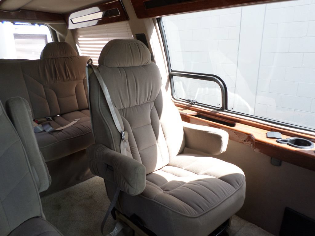 Used 2000 Chevrolet Express 1500 RWD image 22