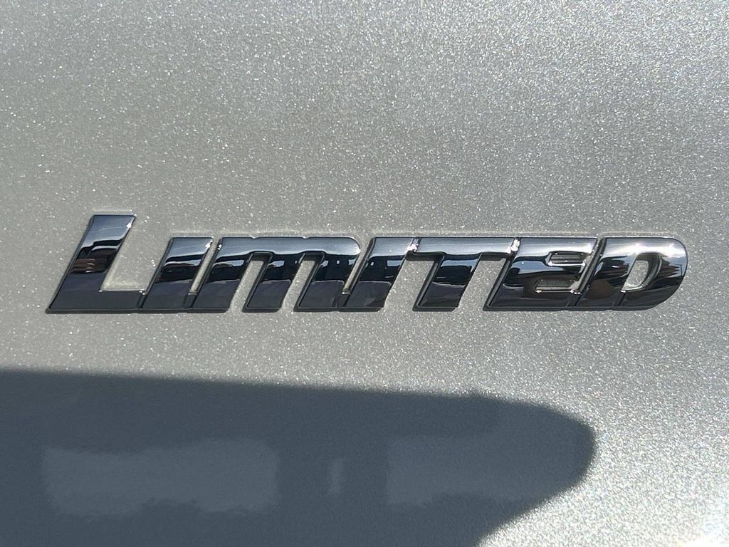 Used 2024 Toyota 4Runner Limited AWD/4WD image 10