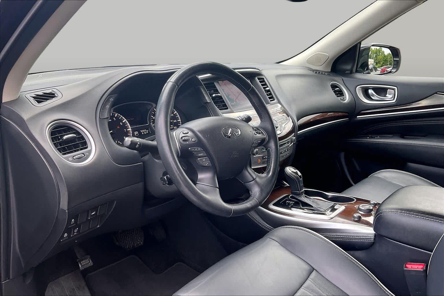 Used 2018 INFINITI QX60 Luxe w/ Deluxe Technology Package AWD/4WD image 16