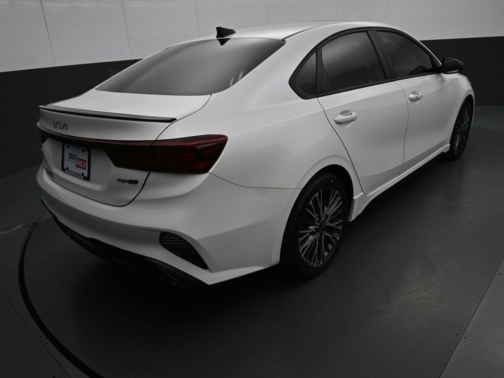 Used 2022 Kia Forte GT-Line w/ GT-Line Premium Package FWD image 4