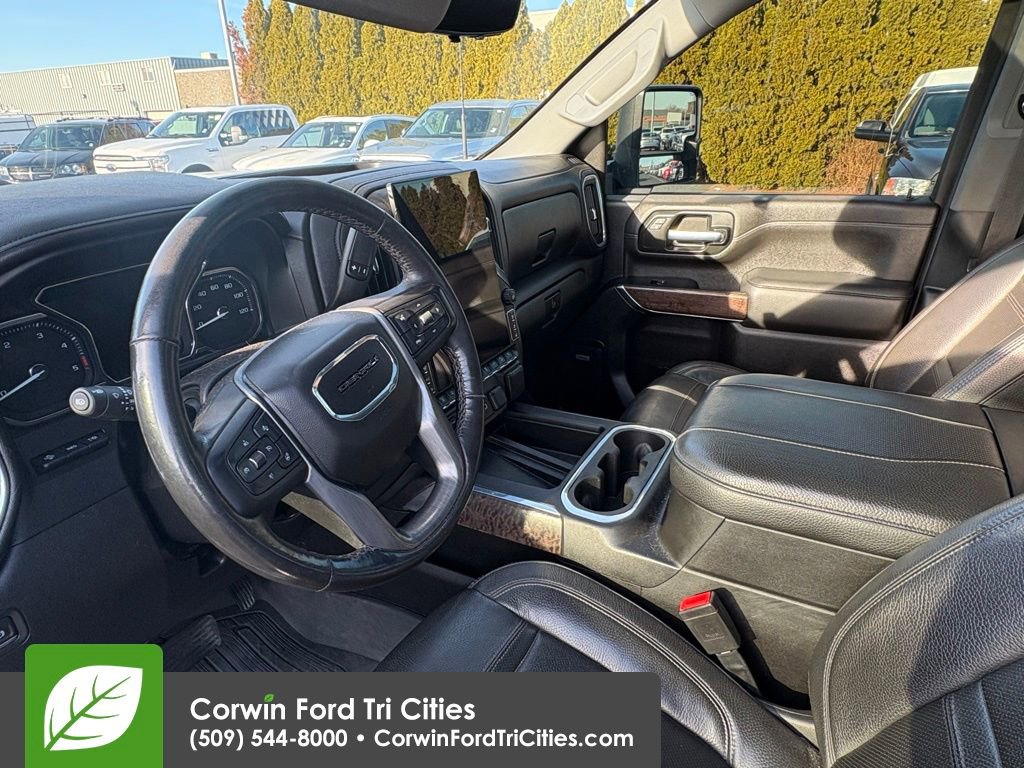 Used 2023 GMC Sierra 3500 Denali w/ Technology Package image 9