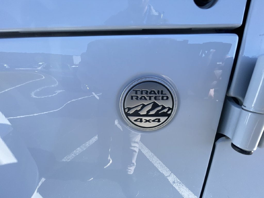 Used 2018 Jeep Wrangler Unlimited Sahara AWD/4WD image 32