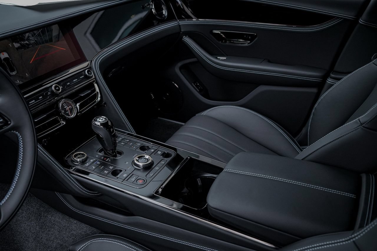 New 2025 Bentley Flying Spur Plug-In Hybrid AWD/4WD image 18