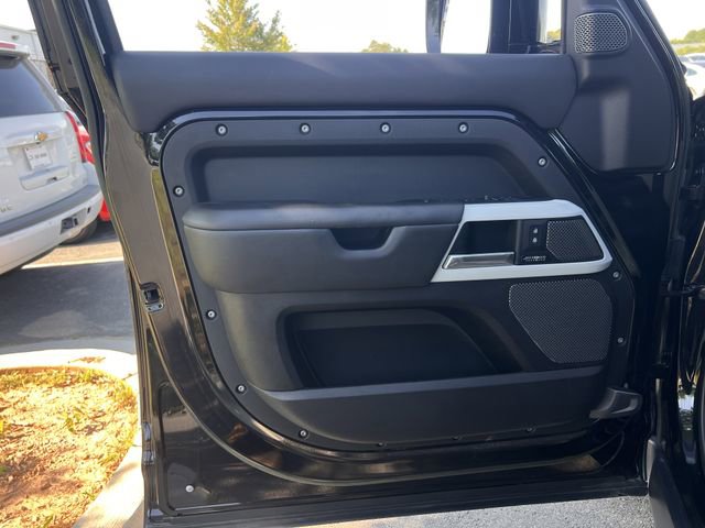 Used 2023 Land Rover Defender 110 SE AWD/4WD image 10