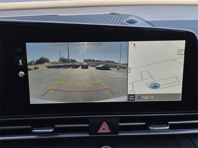 Used 2025 Hyundai Elantra SEL image 32