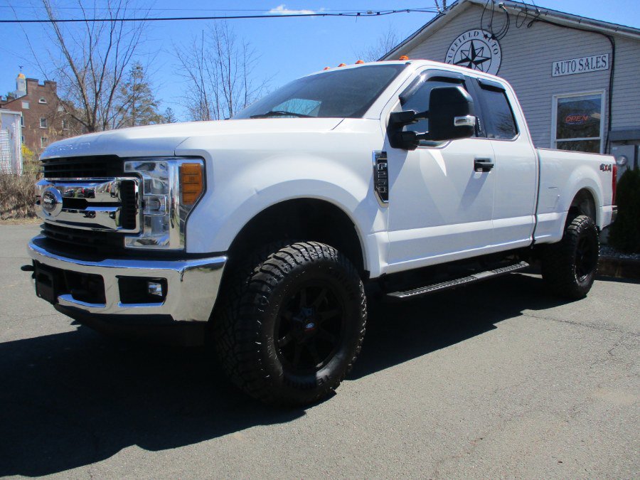 Used 2017 Ford F250 XLT w/ XLT Value Package image 2