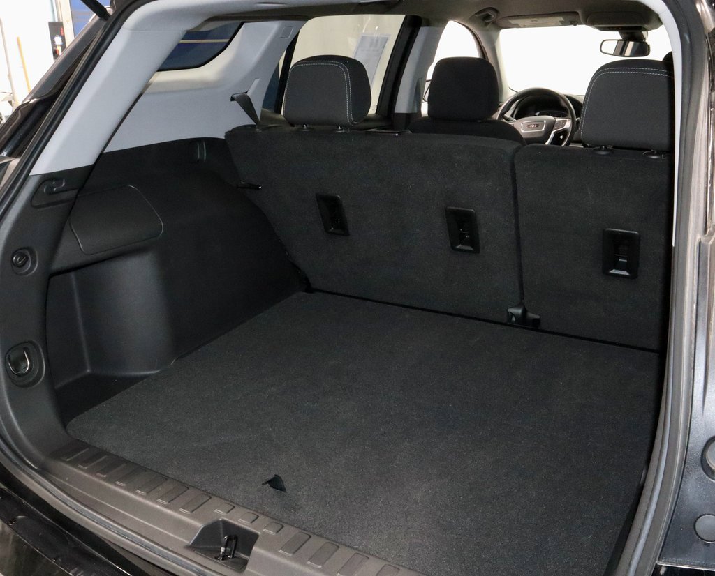 Used 2022 GMC Terrain SLE w/ Driver Convenience Package image 17