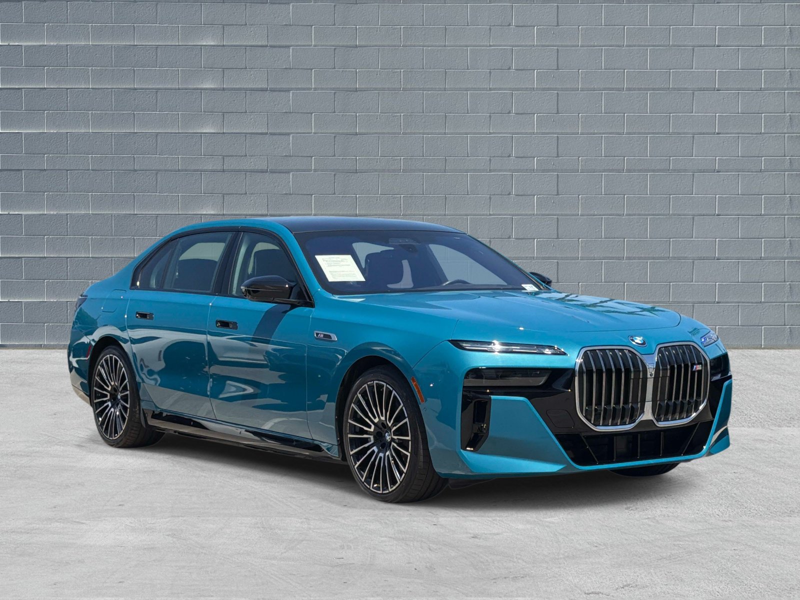 Used 2025 BMW i7 M70 AWD/4WD image 1