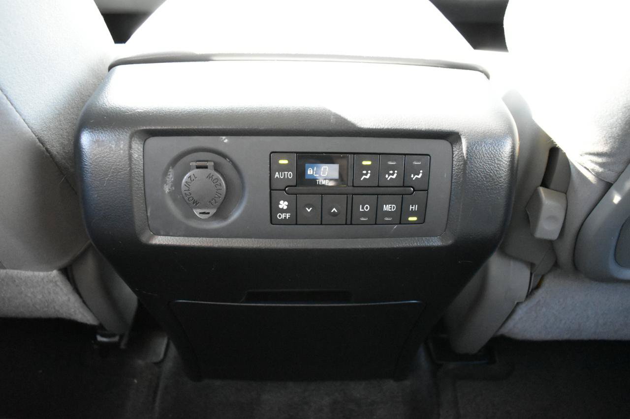 Used 2013 Toyota Sequoia SR5 AWD/4WD image 42