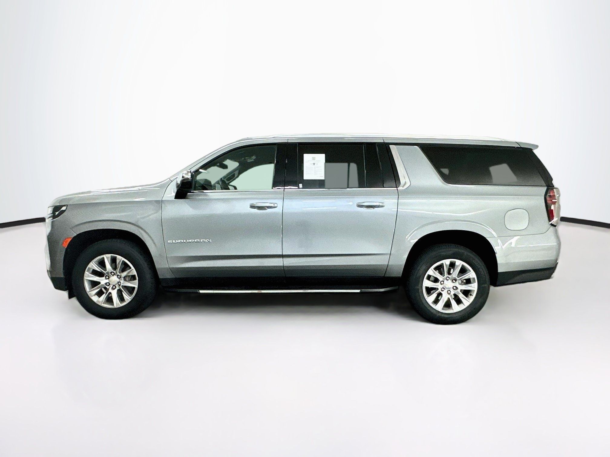 Used 2023 Chevrolet Suburban Premier AWD/4WD image 4