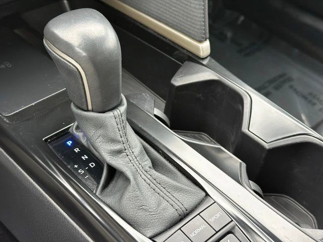 Used 2025 Toyota Camry SE image 22