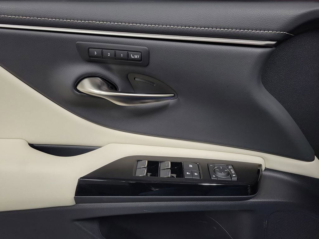 Used 2024 Lexus ES 300h w/ Technology Package FWD image 19