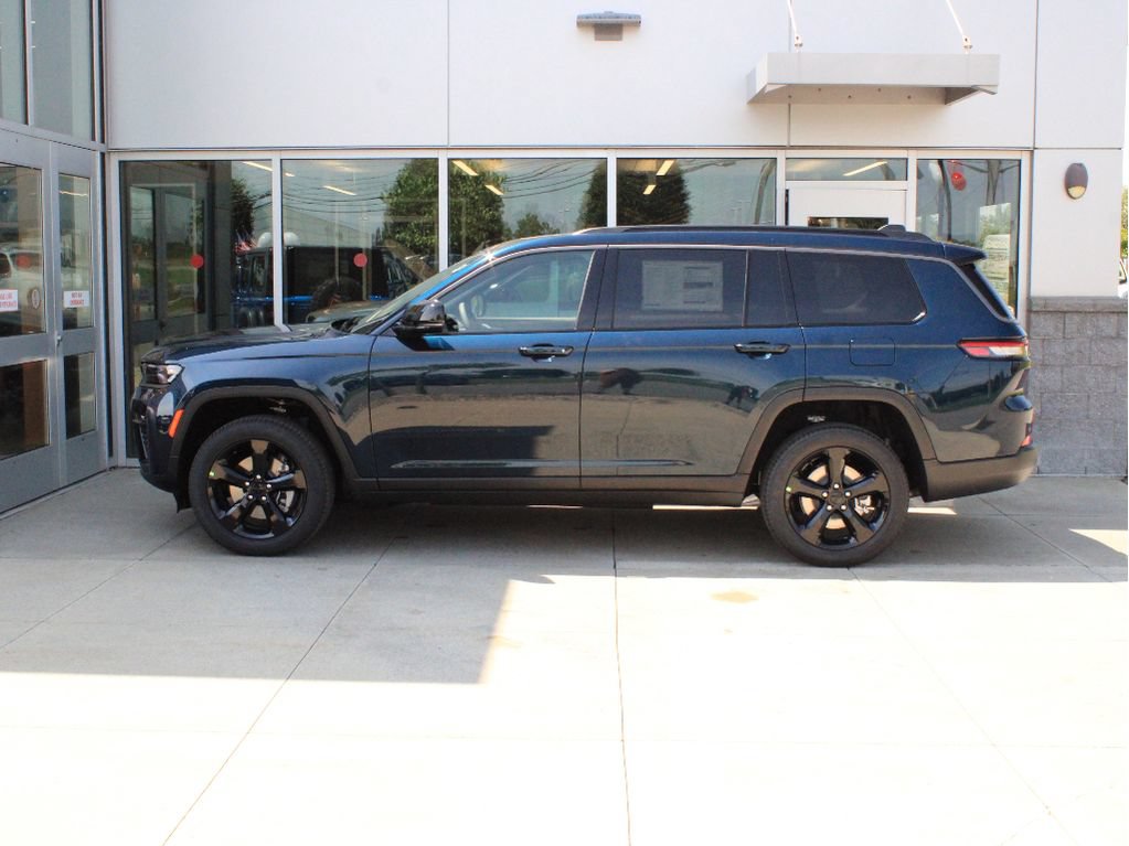 New 2026 Jeep Grand Cherokee L Limited w/ Limited Altitude Package AWD/4WD image 5