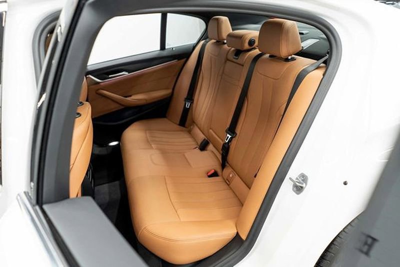 Used 2023 BMW 530i xDrive w/ Convenience Package image 31