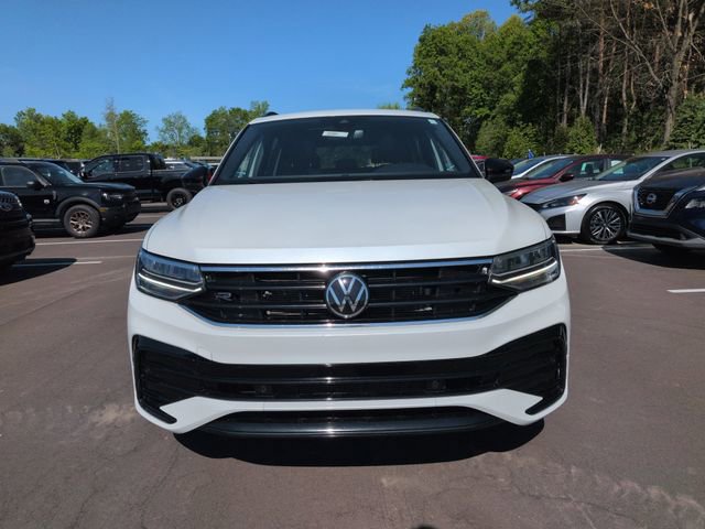 Used 2022 Volkswagen Tiguan SE R-Line AWD/4WD image 2