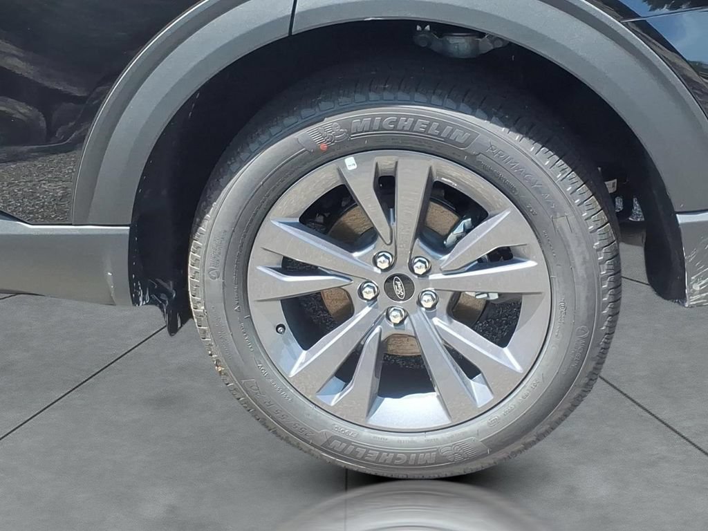 New 2026 Ford Explorer Active w/ Active Comfort Package AWD/4WD image 4
