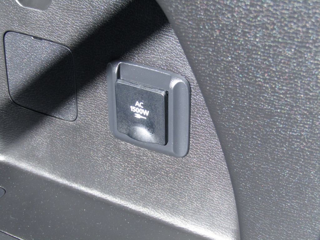 Used 2024 Mitsubishi Outlander SEL Black Edition image 35