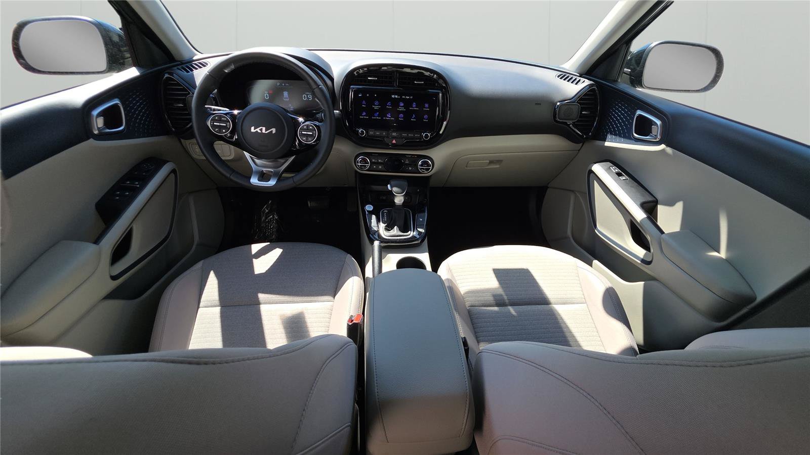 Used 2024 Kia Soul EX FWD image 23
