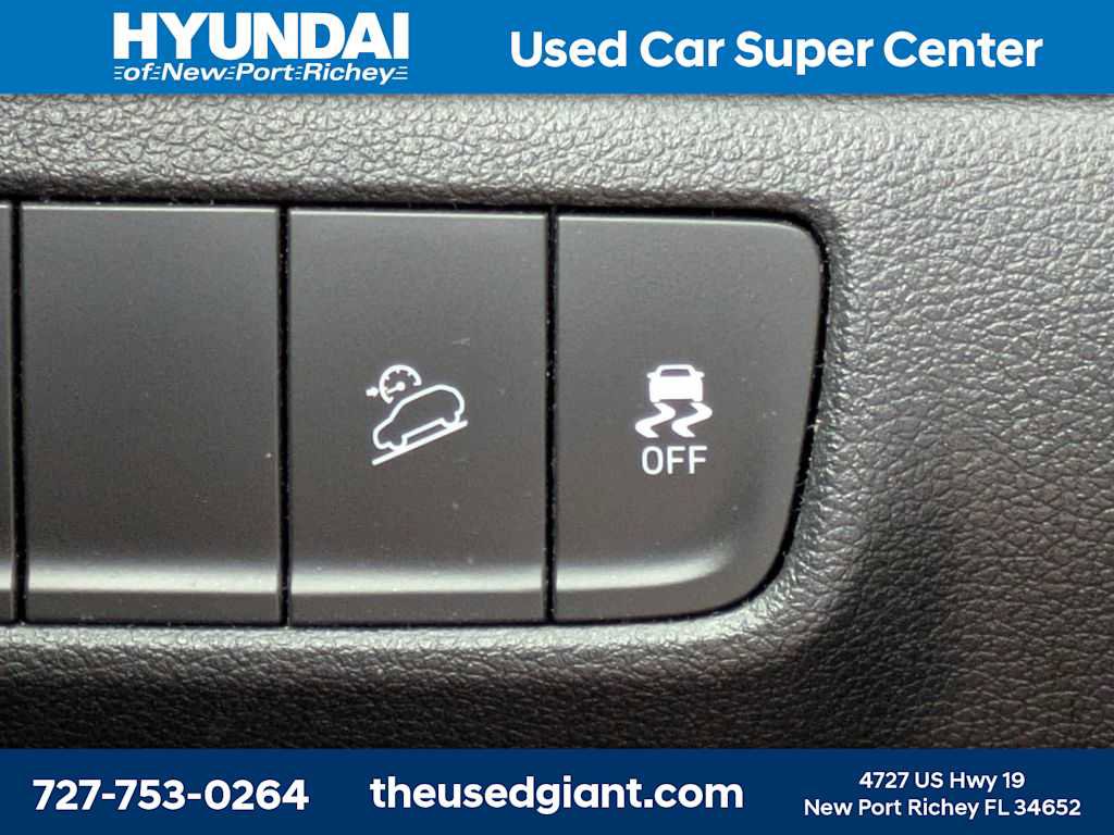 Certified 2022 Hyundai Kona SEL w/ Cargo Package image 25
