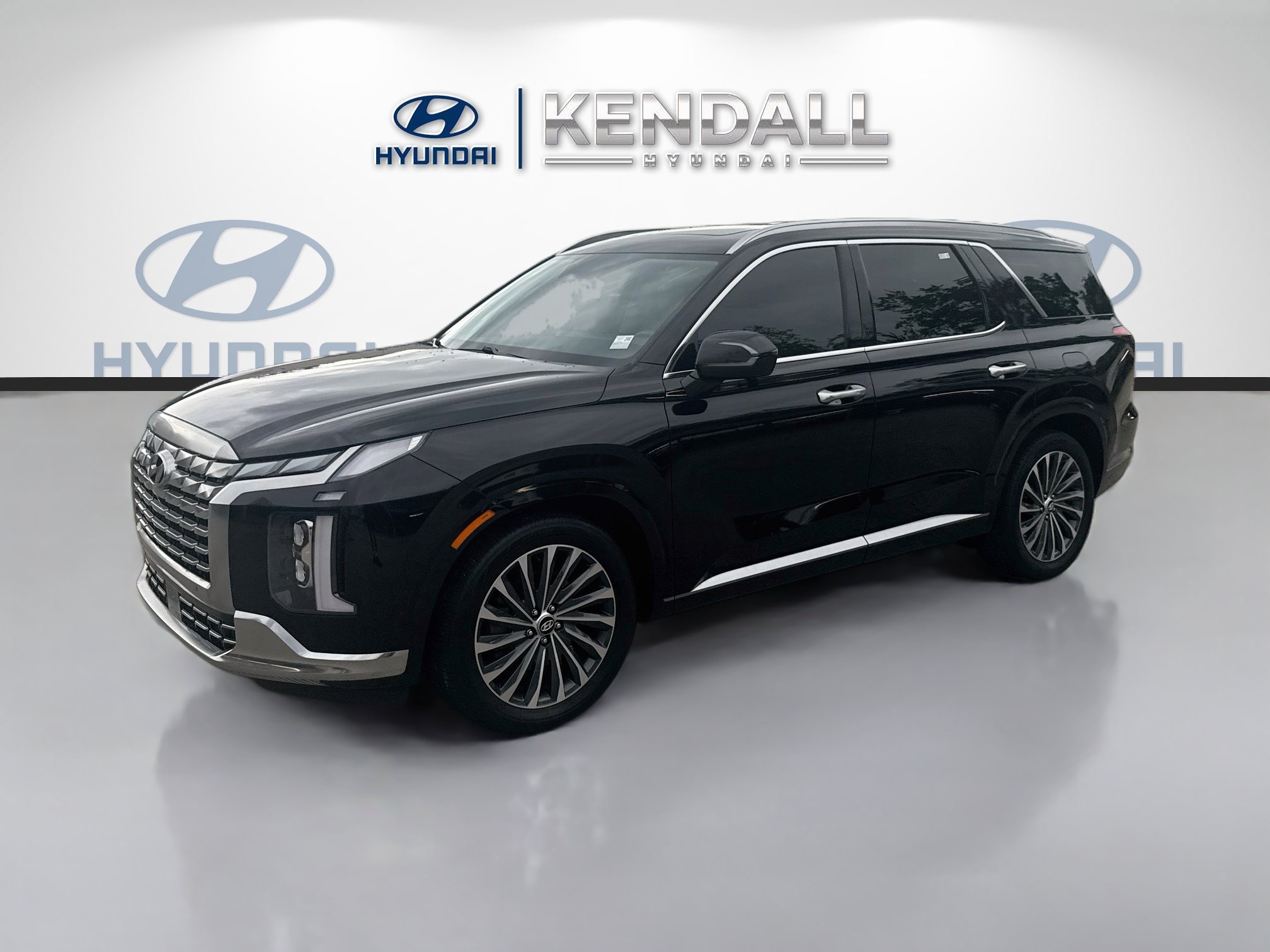 Used 2024 Hyundai Palisade Calligraphy AWD/4WD image 3