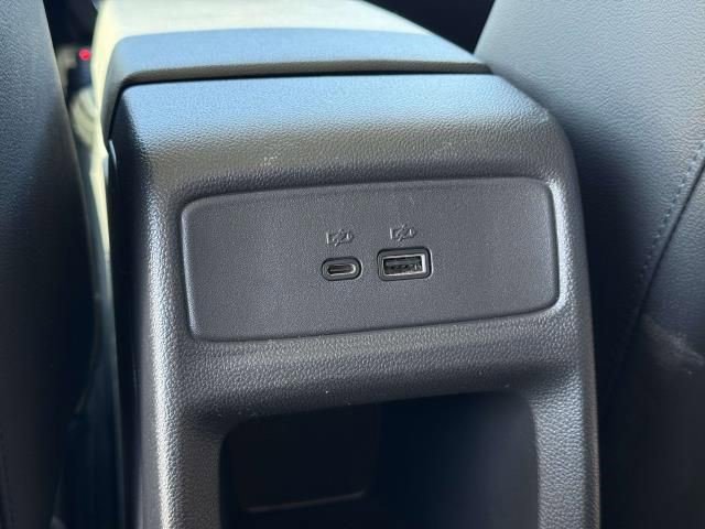 Certified 2025 Chevrolet Trax LT image 18