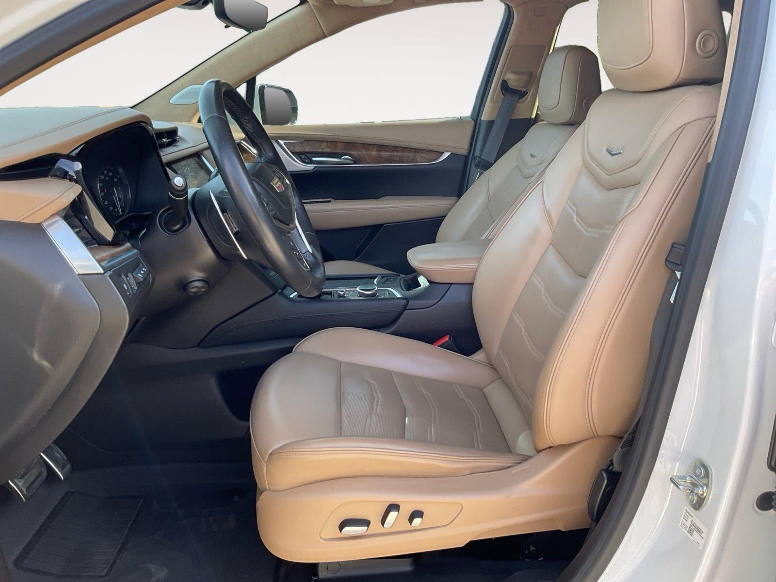 Certified 2023 Cadillac XT5 Sportv w/ Platinum Package AWD/4WD image 9
