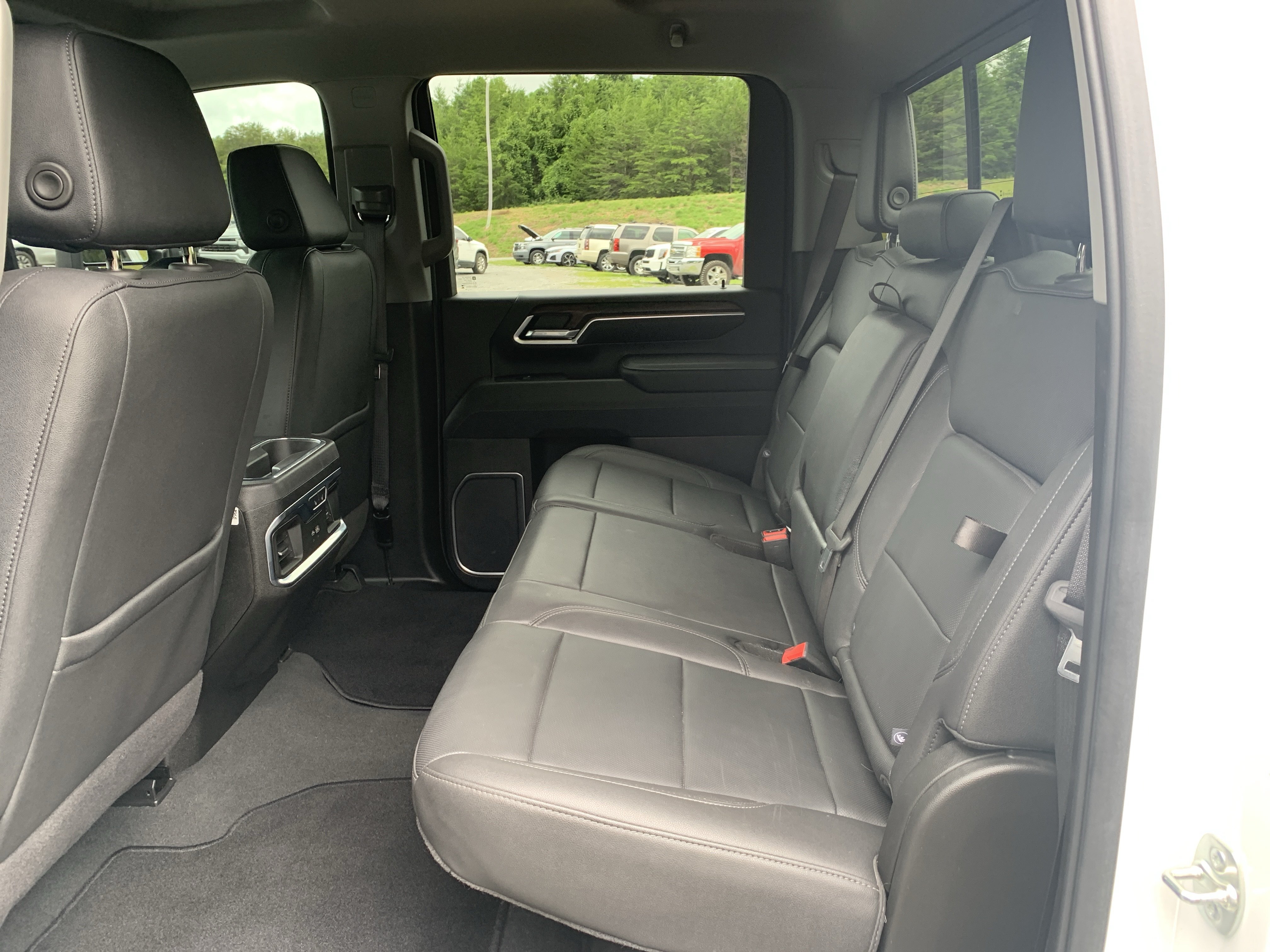 Used 2025 GMC Sierra 2500 SLT w/ SLT Premium Package AWD/4WD image 19