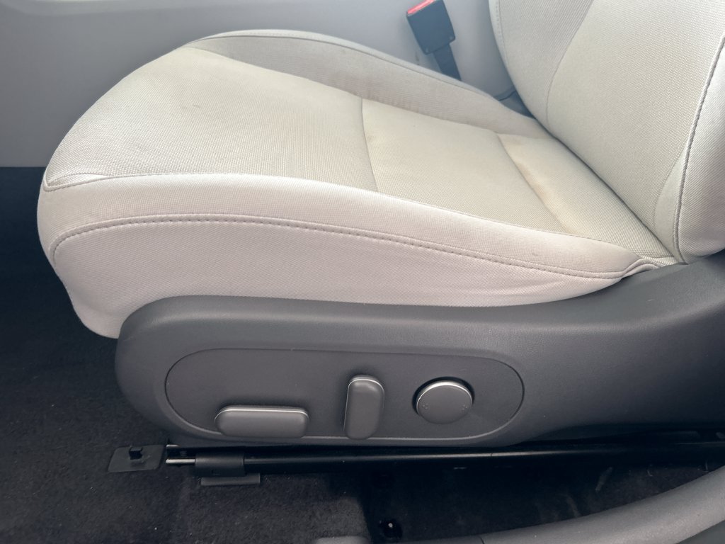 Used 2024 Hyundai Kona SEL FWD image 11