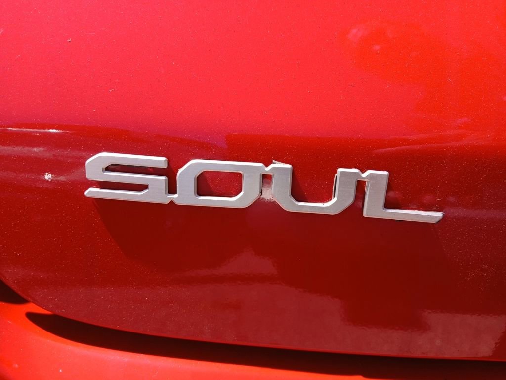 Used 2023 Kia Soul LX FWD image 3