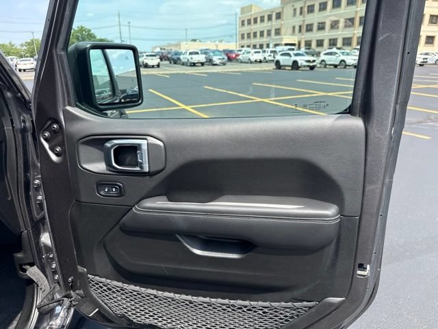 Used 2022 Jeep Wrangler Unlimited Sahara w/ Cold Weather Group AWD/4WD image 35