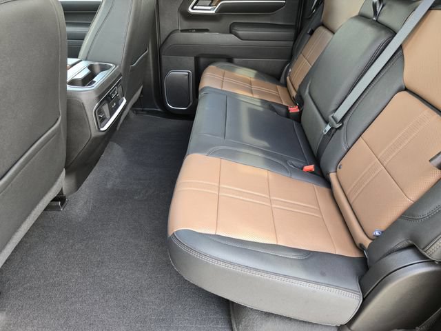 Used 2025 Chevrolet Silverado 1500 High Country AWD/4WD image 28
