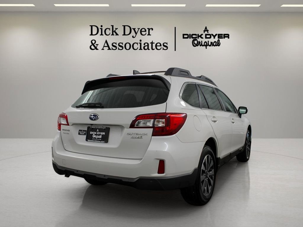 Used 2017 Subaru Outback 2.5i Limited image 2