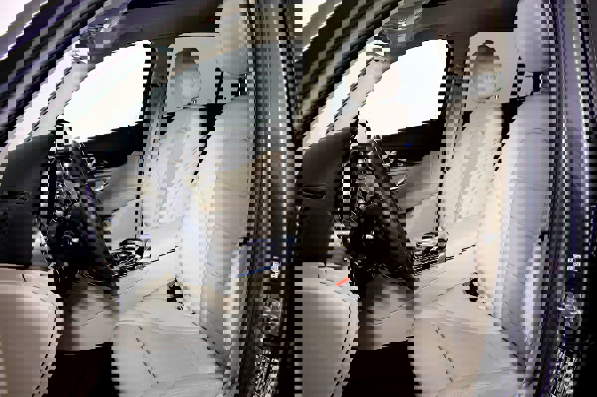 Used 2017 Mercedes-Benz GLC 300 4MATIC image 19