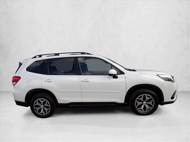 Certified 2023 Subaru Forester Premium AWD/4WD image 5