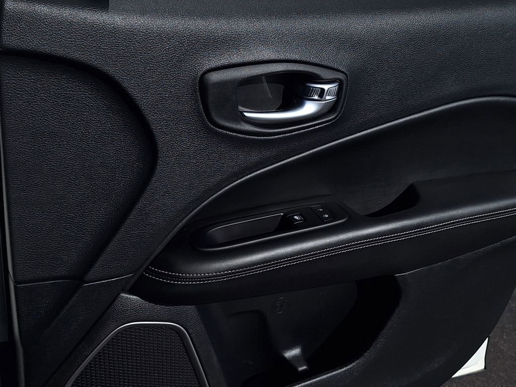 Used 2021 Jeep Compass 80th Special Edition image 27