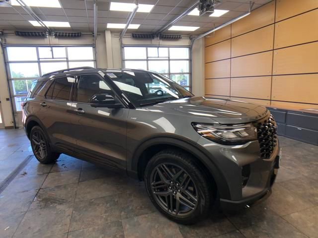New 2025 Ford Explorer ST-Line