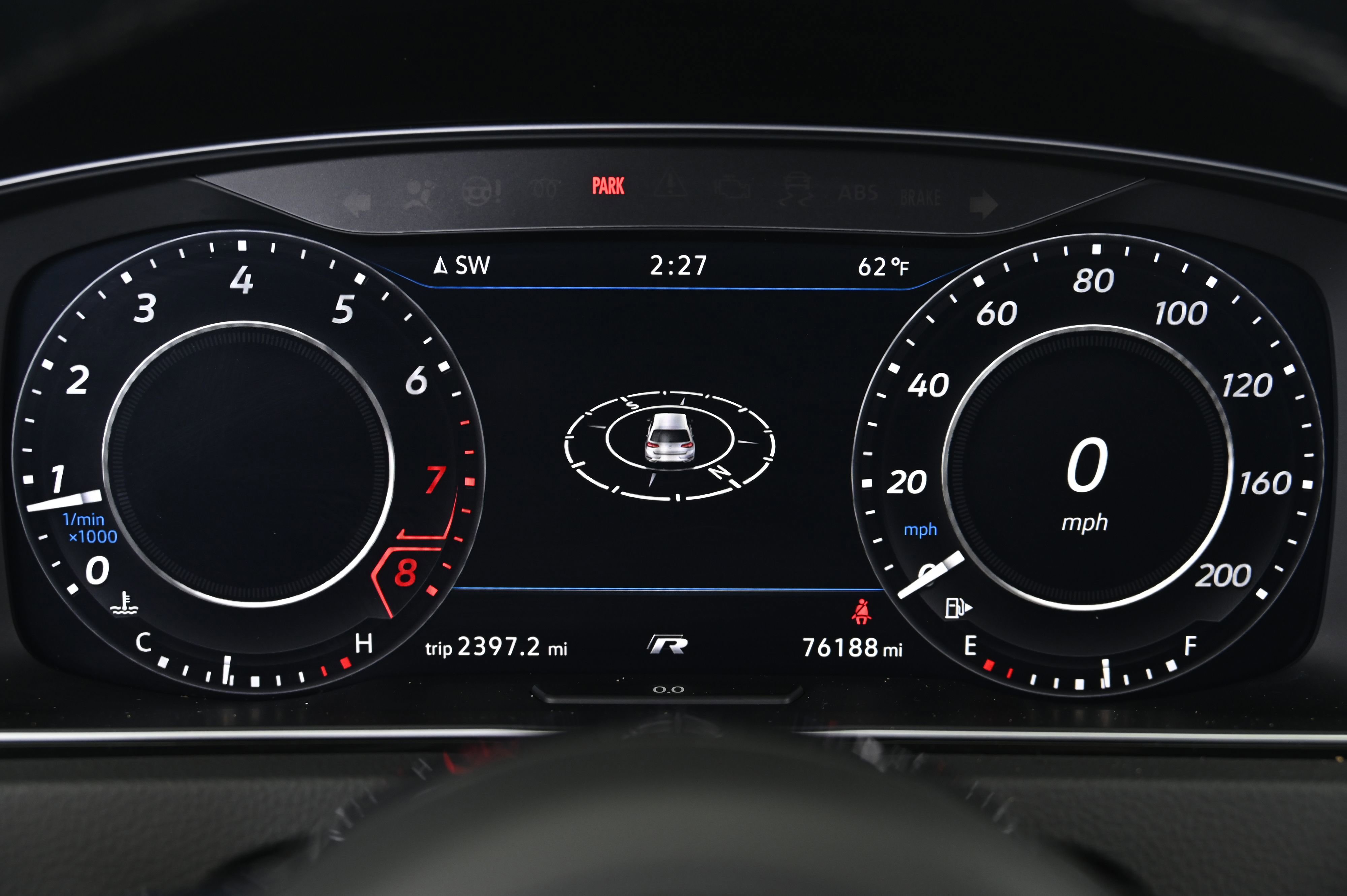 Used 2018 Volkswagen Golf R 4-Door image 36