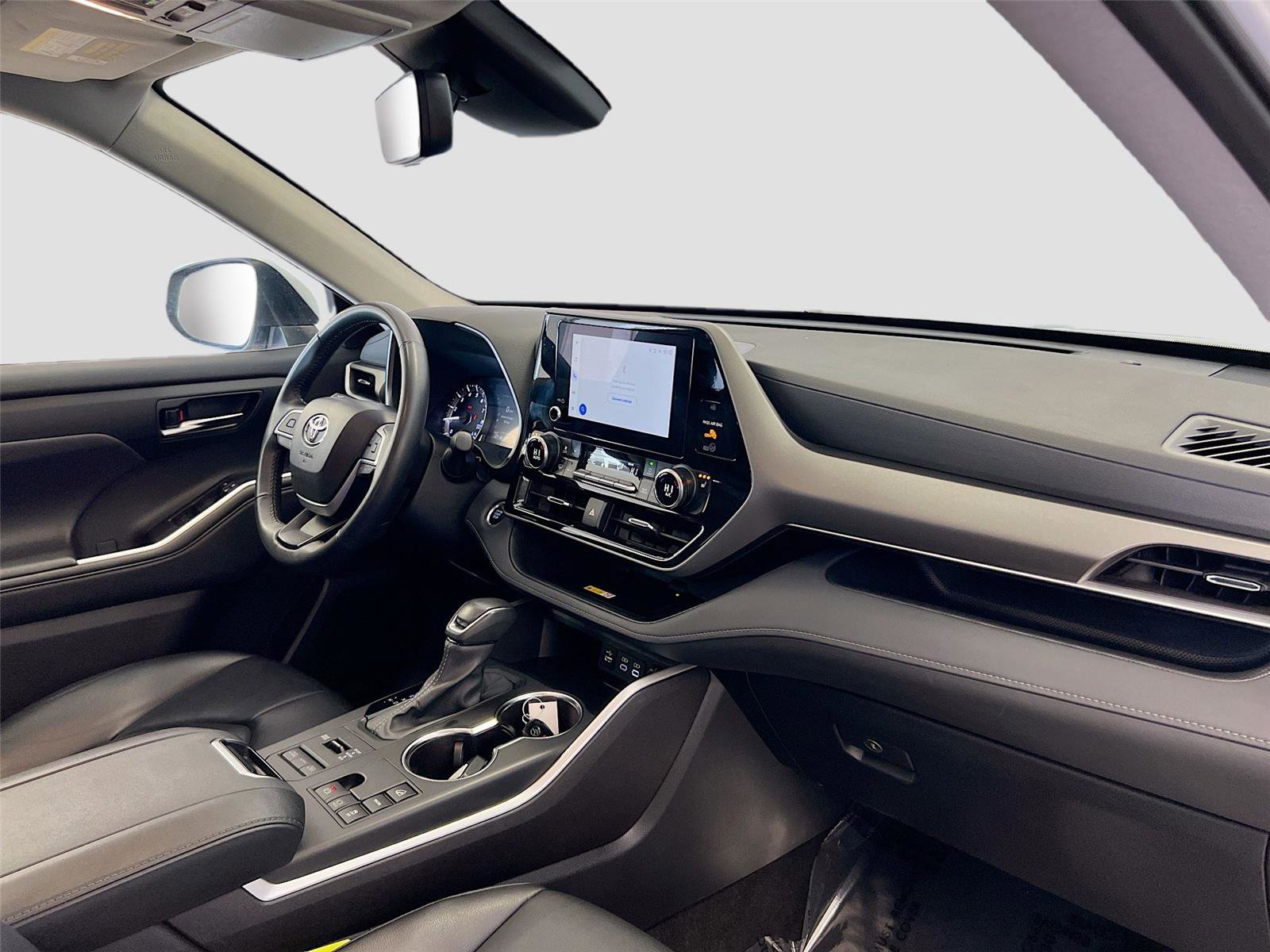 Used 2024 Toyota Highlander XLE image 34