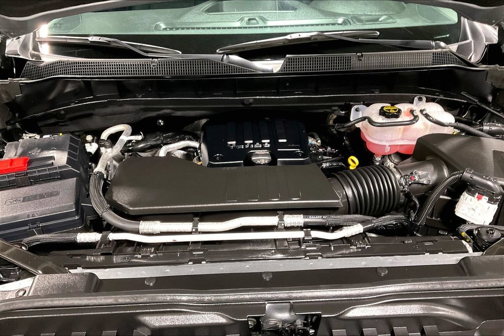 Used 2026 Chevrolet Silverado 1500 Custom RWD image 11