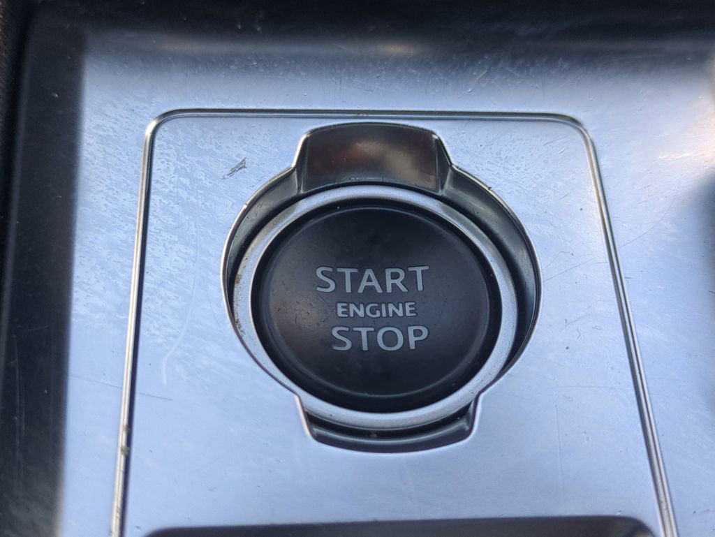 Used 2021 Jaguar F-PACE S image 32