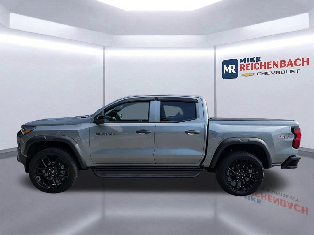 Used 2024 Chevrolet Colorado Trail Boss w/ LPO, Dark Essentials Package AWD/4WD image 7