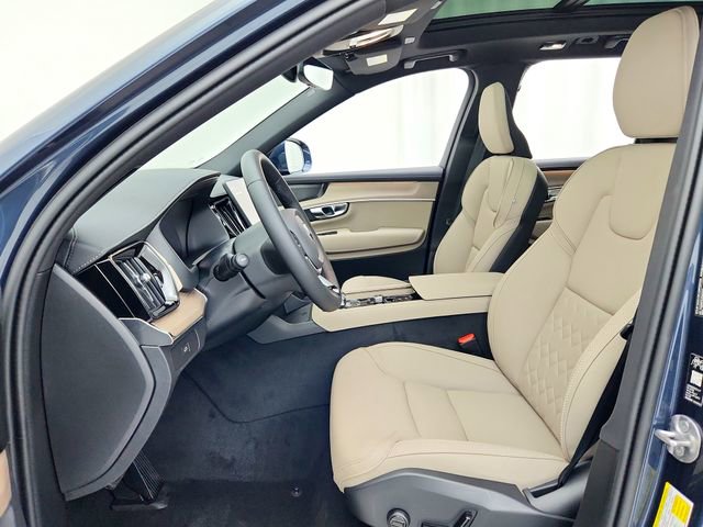 New 2026 Volvo XC90 B6 Plus w/ Protection Package Premier image 17