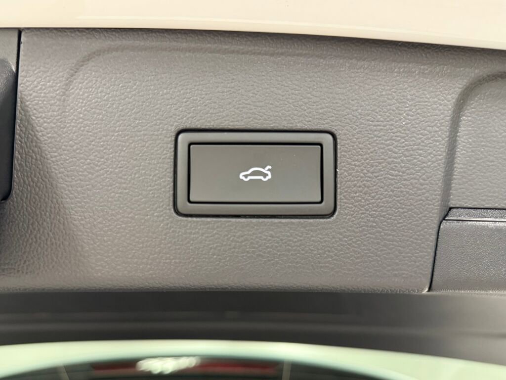 New 2026 Volkswagen Atlas SE image 10