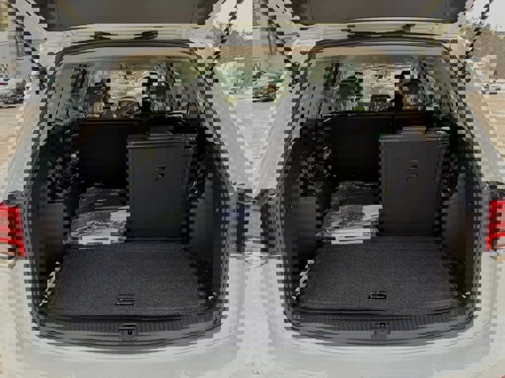 New 2026 Volkswagen Atlas SE image 12