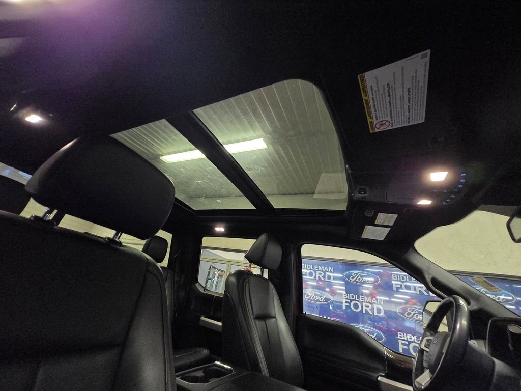 Used 2022 Ford F250 Lariat w/ Black Appearance Package image 28