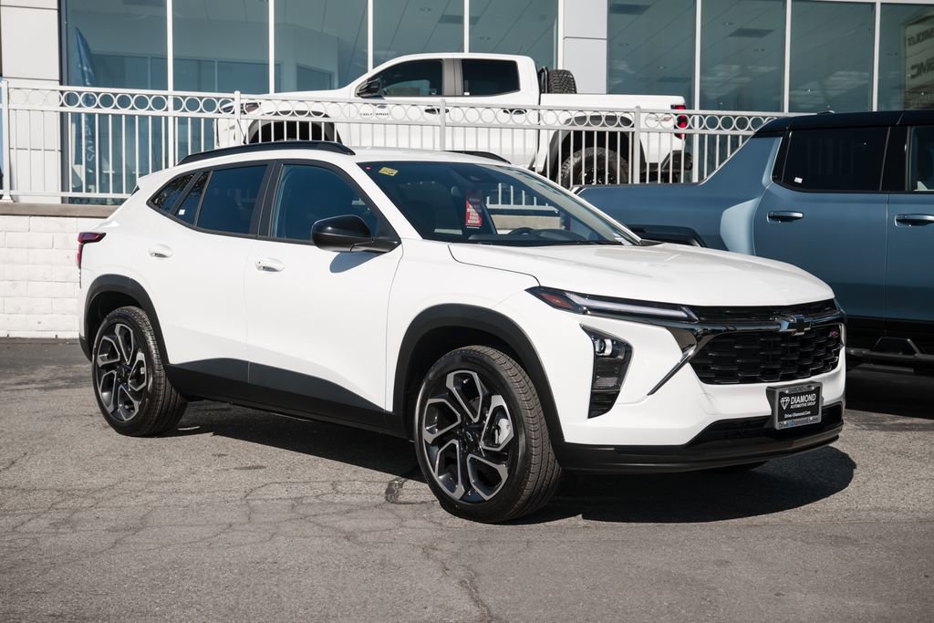 New 2026 Chevrolet Trax RS w/ Driver Confidence Package FWD image 2