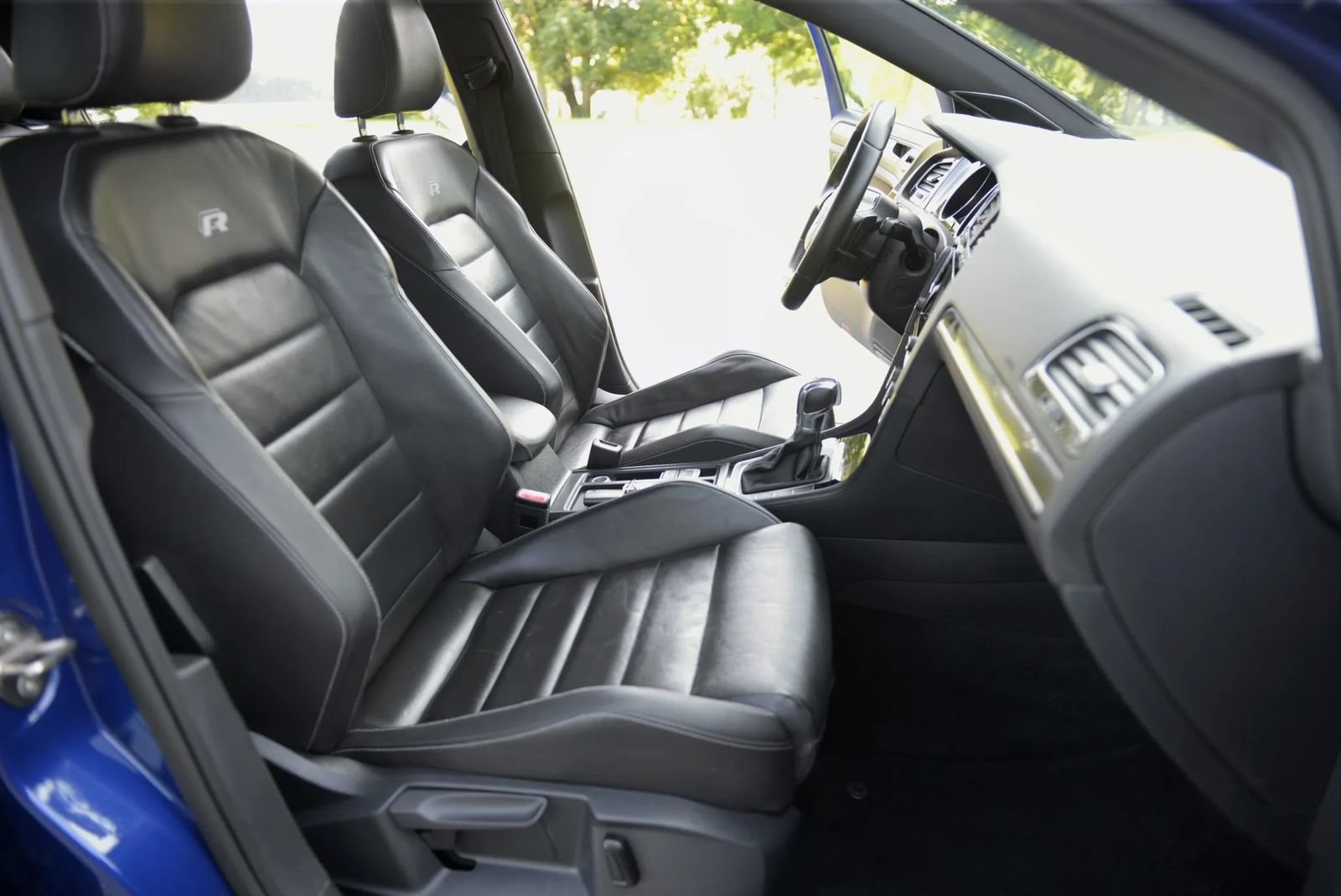 Used 2015 Volkswagen Golf R 4-Door AWD/4WD image 37