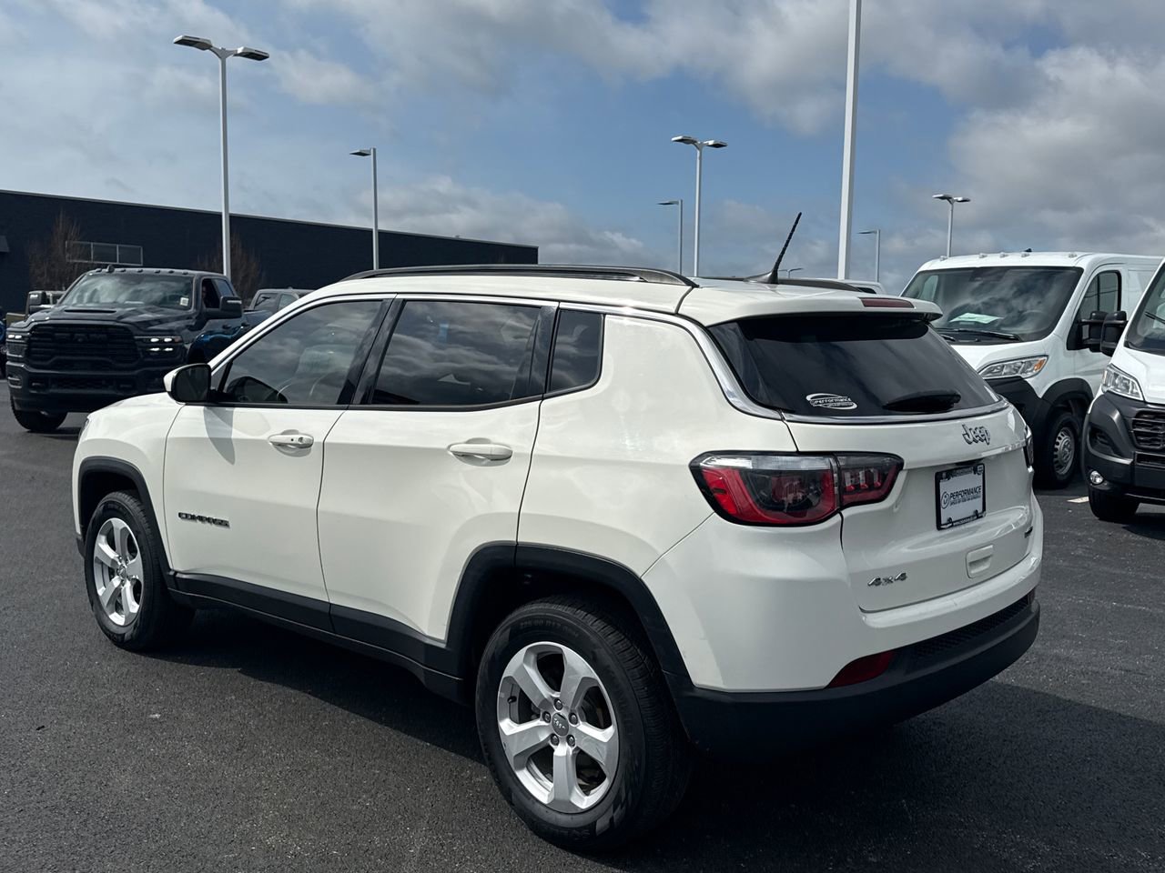Used 2019 Jeep Compass Latitude AWD/4WD image 5