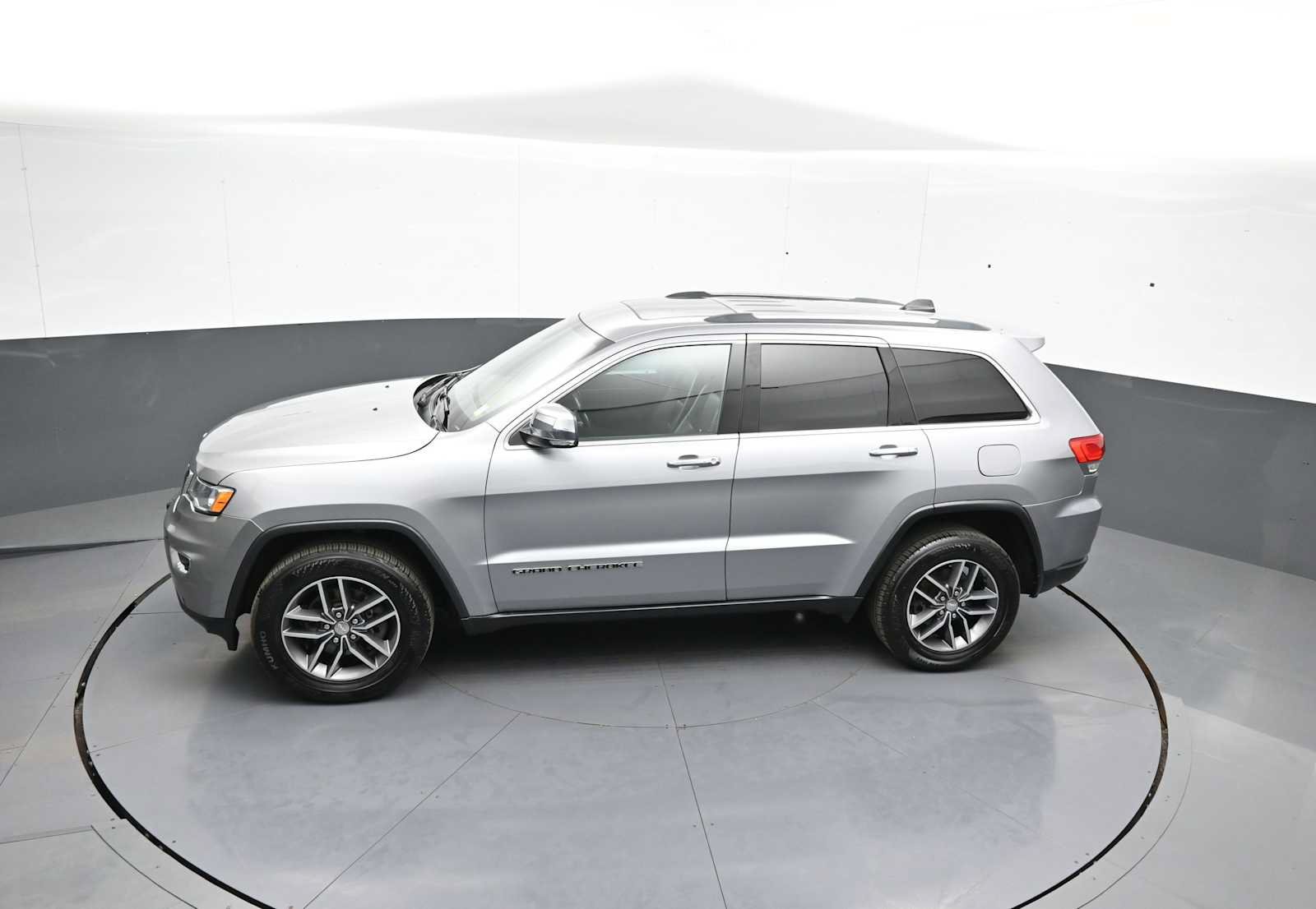 Used 2018 Jeep Grand Cherokee Limited AWD/4WD image 41