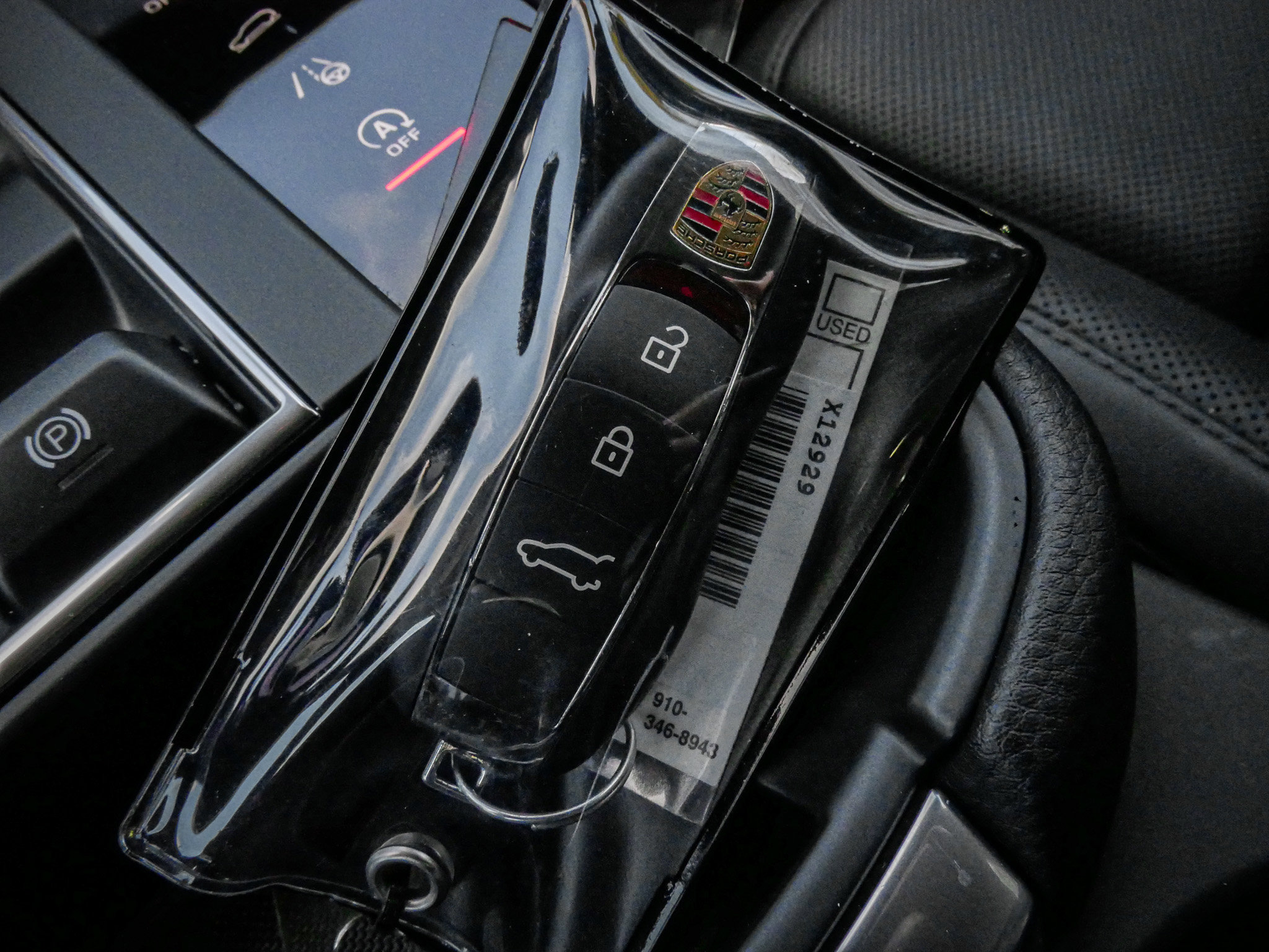 Used 2025 Porsche Macan AWD/4WD image 36